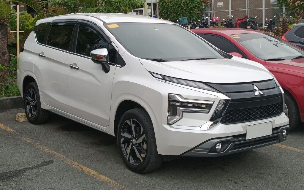Mitsubishi Xpander สีขาว มองจากด้านหน้า (ภาพตัวอย่าง)